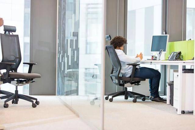 快停下！这 4 个生活习惯容易引起血栓，很多人都有！