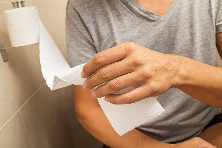 原创            直肠癌看大便就知？提醒：上厕所时发现4个异象，尽早做下肠镜