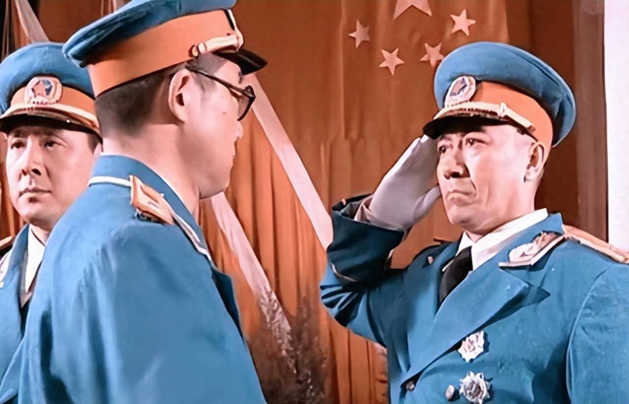 原创            《亮剑》没有播出的部分:李云龙自杀前干了3件事,件件叫人泪目