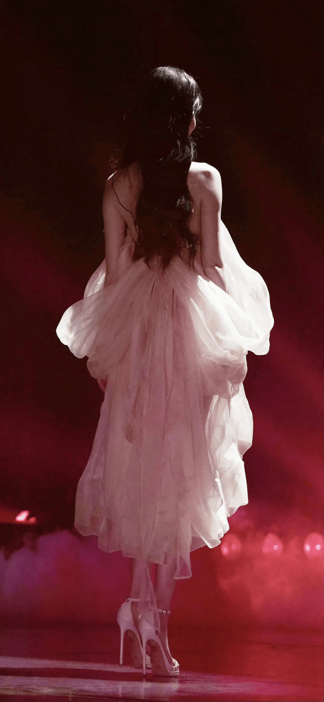 徐璐，超细高跟，好直的腿，性感写真壁纸