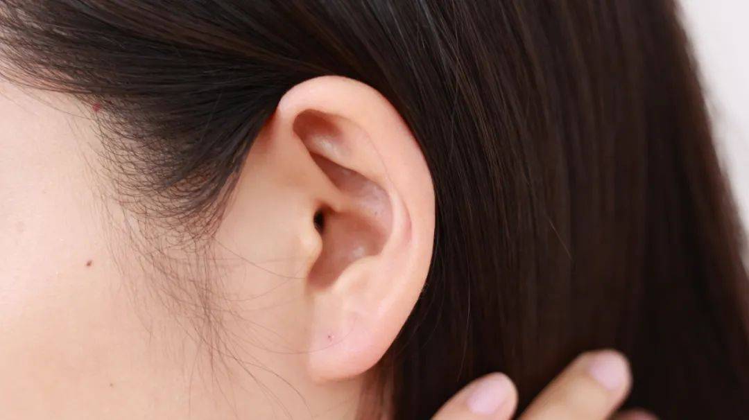 原创            人见人嫌的耳屎，对耳道健康大有帮助，耳屎多，或与4类疾病有关