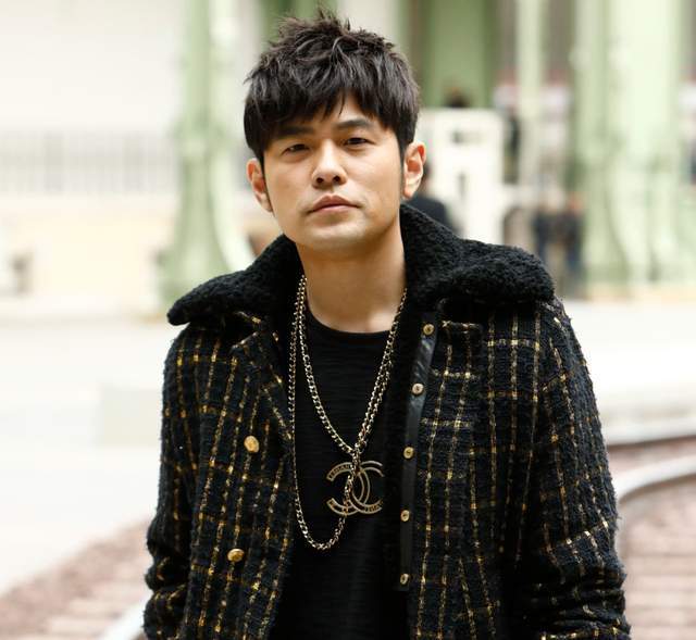 原创            周杰伦蹭霉霉热度翻车！又被质疑崇洋媚外，近些年口碑越来越差