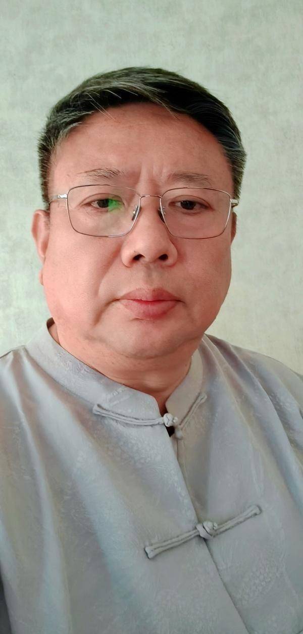 著名书画艺术家邓彪来阿克苏国学馆艺术指导