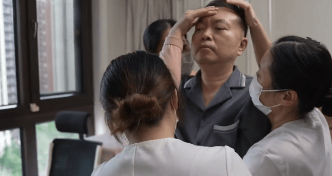 蔡磊进入渐冻症晚期：全身仅眼球能动，研发的药物对病友起效对自己没用