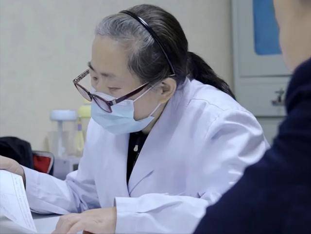 60岁老人,空腹血糖7.3糖化6.1,还需要服药么?