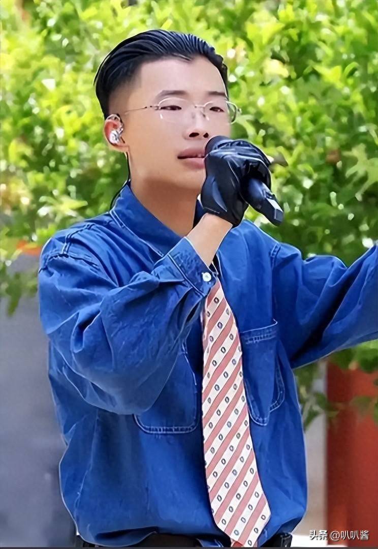 原创            曾一夜成名，“日入百万”的郭有才，如今泡沫散去后他过得如何？