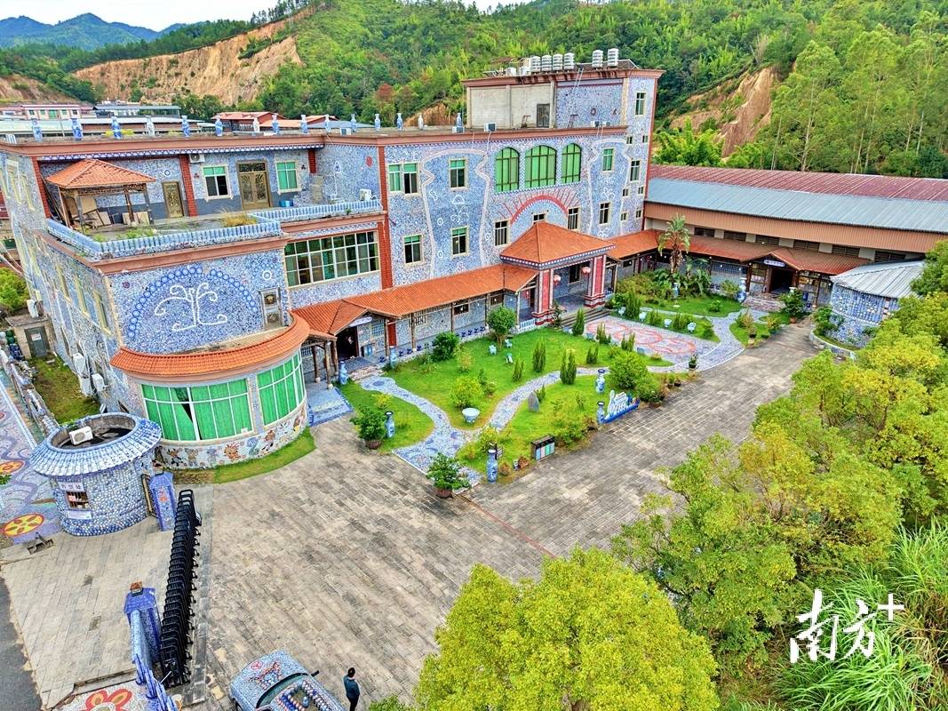 探秘大埔陶瓷：工坊巧变“潮玩” 非遗传承与工业旅游的奇妙碰撞