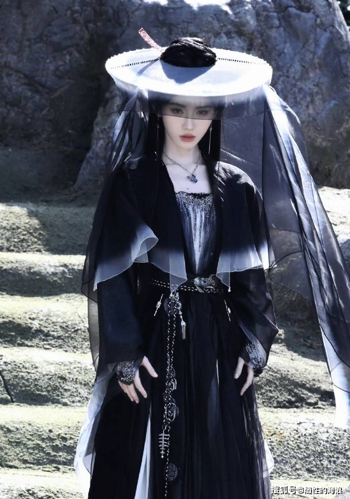 鞠婧祎《来战》最新路透来袭！