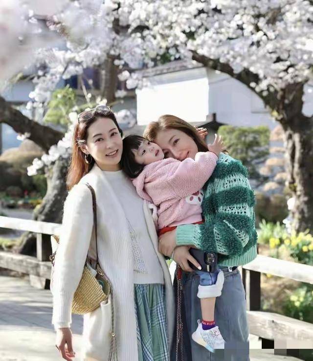 TVB“最强后母”获奢侈品牌VIP礼待，曾买房不敢消费，今疯狂购物