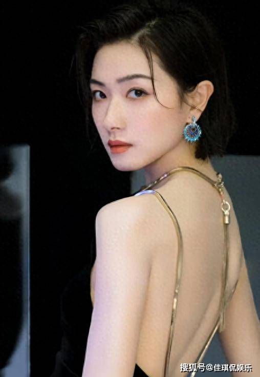 被传老公出轨“神秘美女”16个月后,万茜近况曝出,一点都不意外