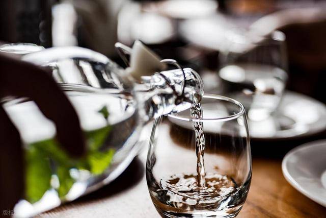 原创            调查发现：每天都喝酒，多数到了75岁以后，身体或变成这样