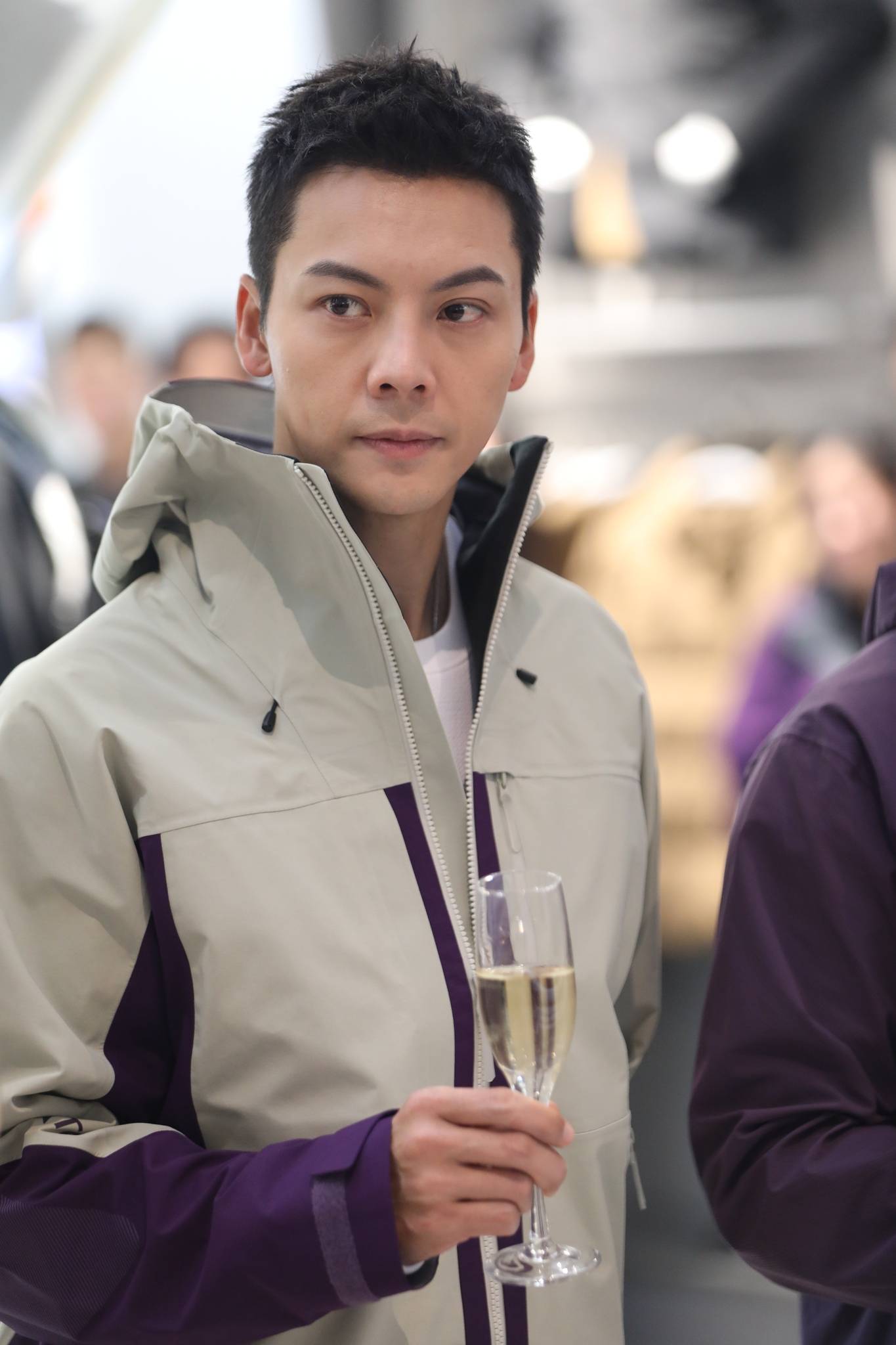 “好命哥”又帅了！陈伟霆现身沈阳出席活动