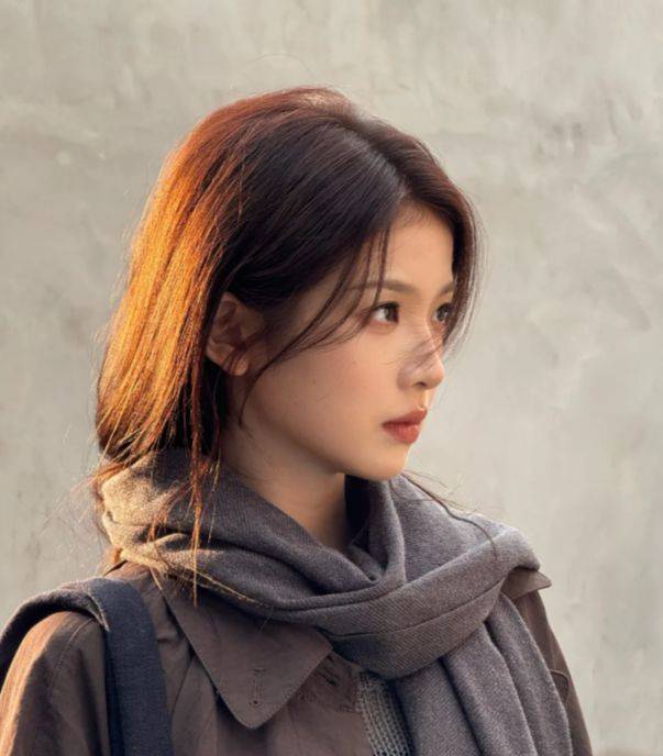 秋冬化「流光琥珀妆」，脸庞秒变温暖艺术品！