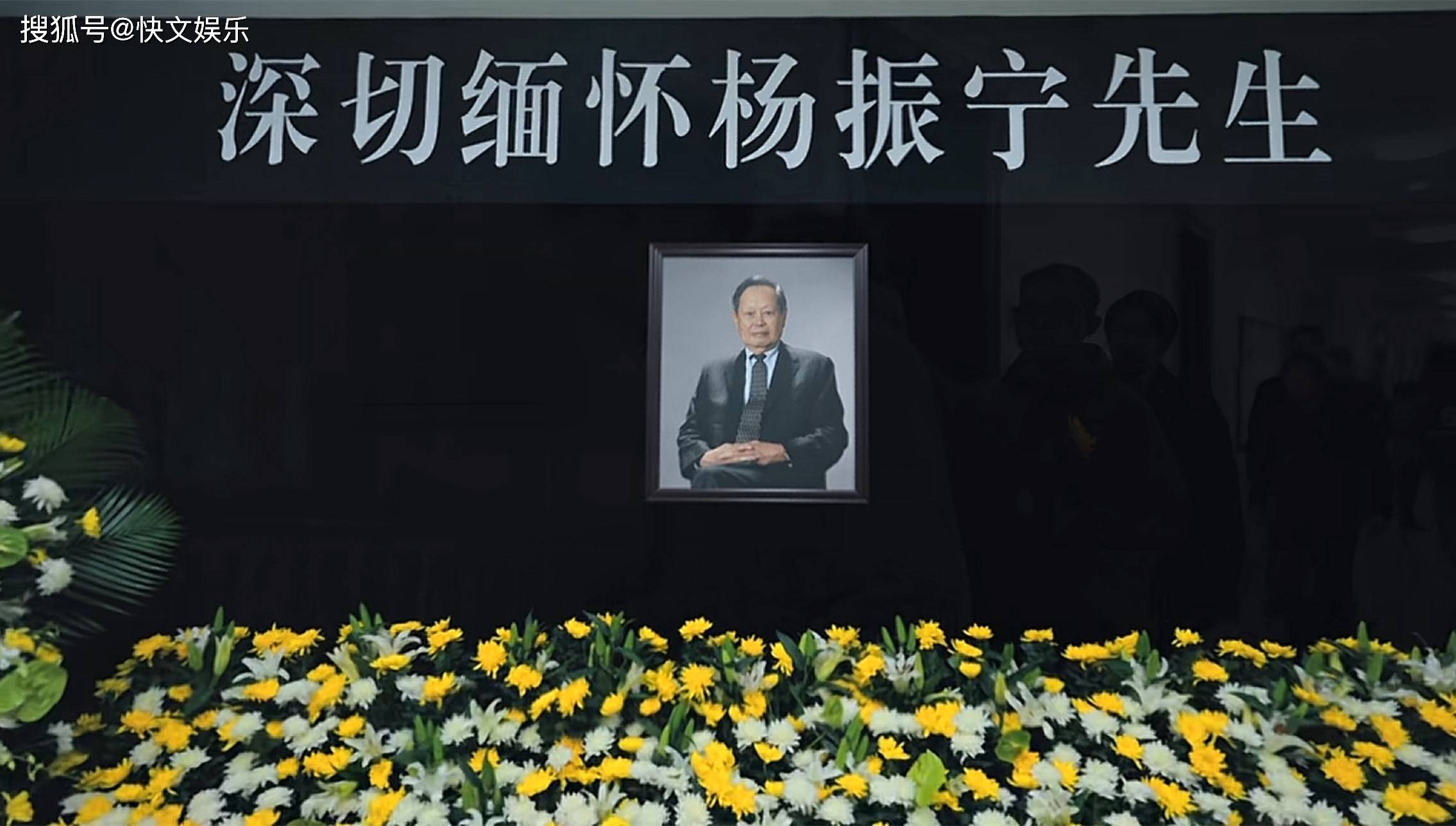 原创            49岁无儿无女的翁帆，大一就认识了杨振宁，她短时间内不会改嫁