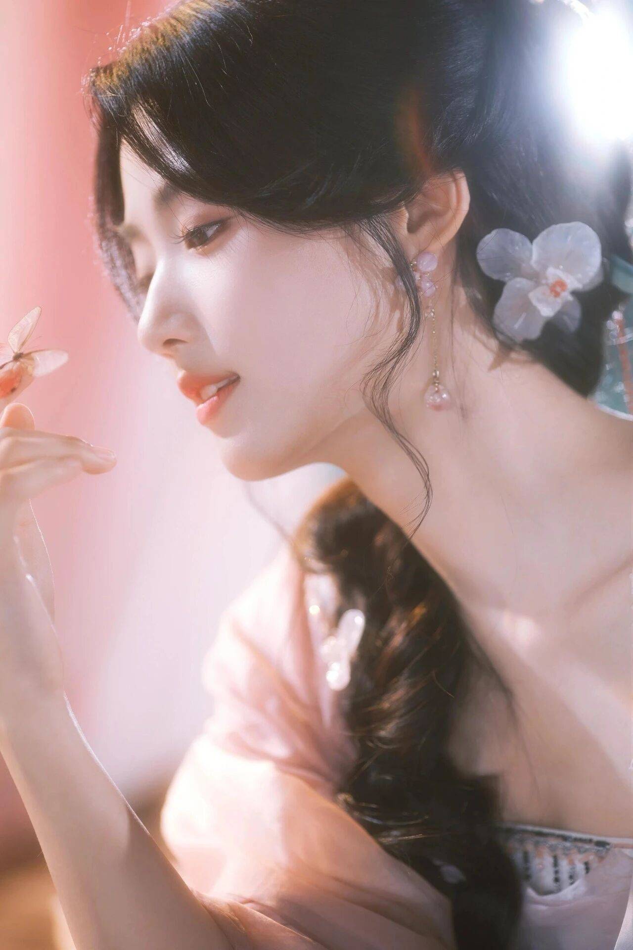 这粉色写真！是卢昱晓的最佳打开方式吧！