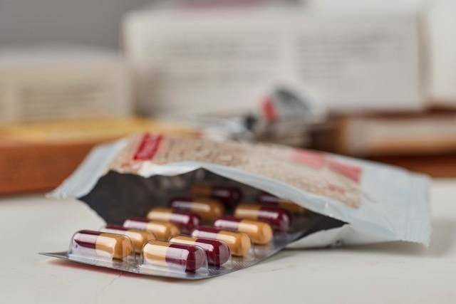 黄连上清片：专清上焦火！3个部位炎症疼痛靠它缓解，吃对才有效