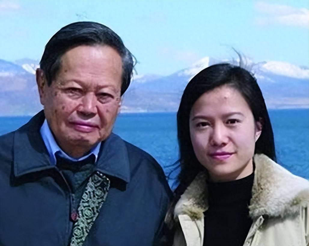 原创            杨振宁曾在接受杨澜访谈时表示，支持妻子翁帆在他去世后再婚