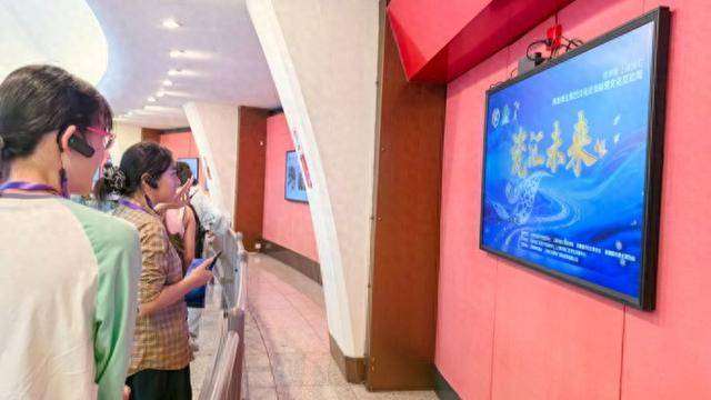 国庆长假期间，徐汇师生创作的陶艺作品图片展上东方明珠了