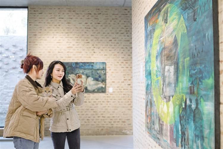 “回响——内蒙古当代艺术展”开展