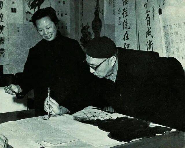 他苦学一本“争议字帖”，成为推动近代草书的“关键人物”...