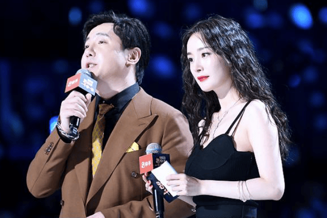 原创            沈腾杨幂你俩究竟谁扶谁