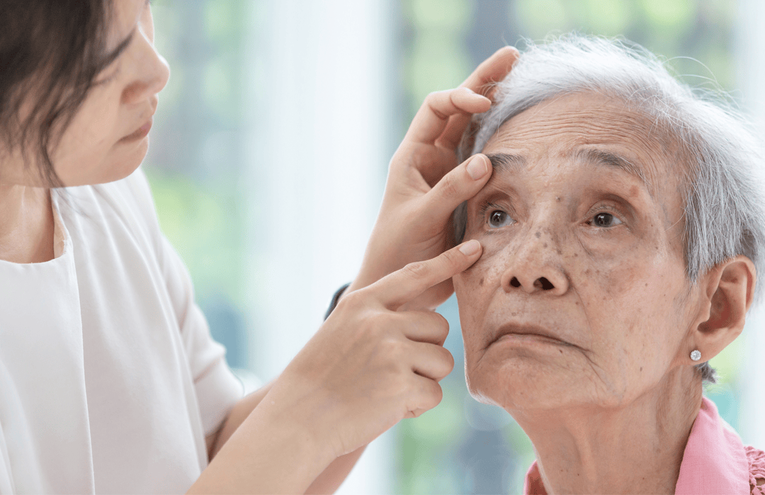 普瑞九九敬老爱眼月：老年人为何更易干眼？