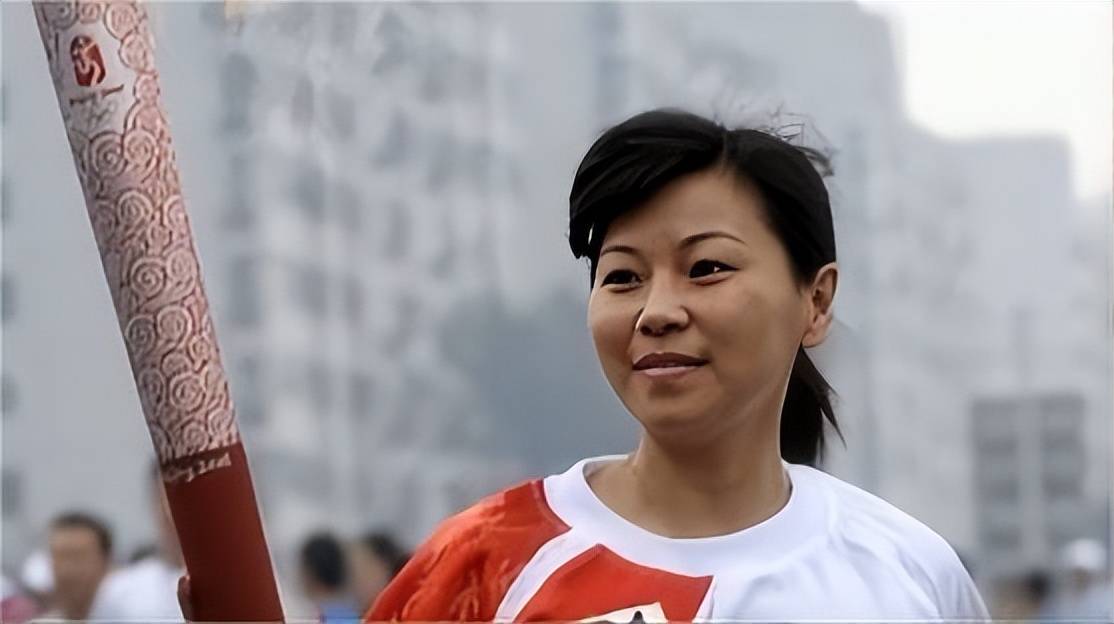 原创            周继红没料到，郭晶晶在人民日报的一句话，让她赢回整个舆论场