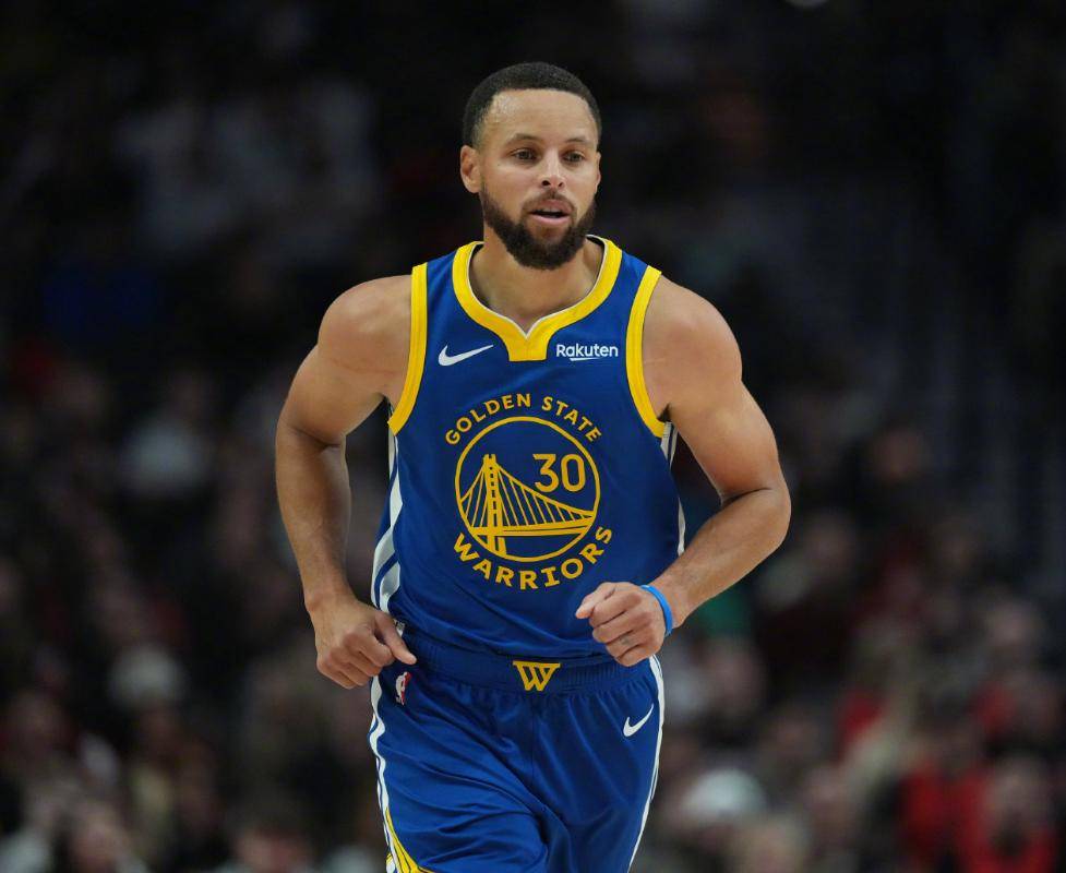 原创            格林仇恨拉满!库里4记三分巴特勒20+5+5,勇士大胜灰熊宣战快船