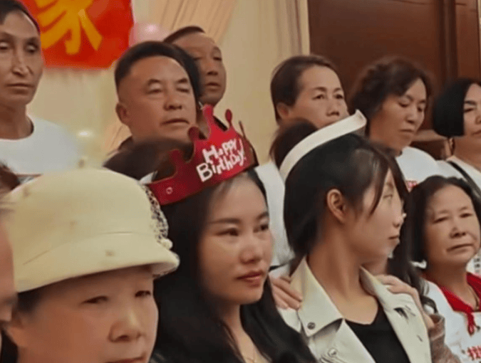 原创            杨妞花向解清帅送婚礼祝福