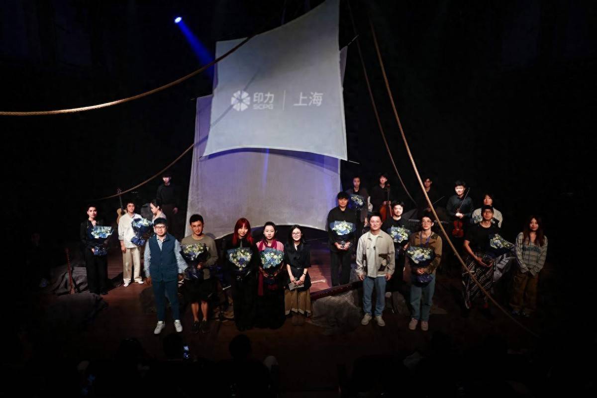 印力上海携手 扶青计划 作品《星潮胜览》 以艺术为媒点亮商业价值