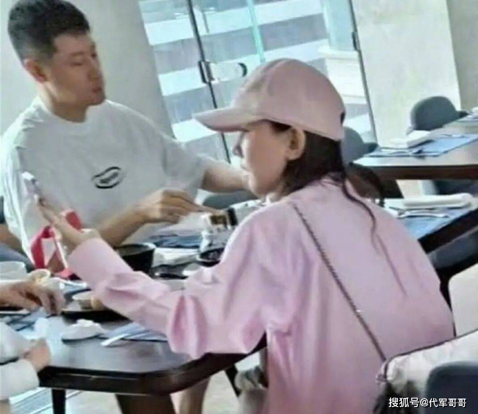 原创            从“绯闻”到“官宣”！揭秘演员任重与主持人孙骁骁的幸福婚姻生活