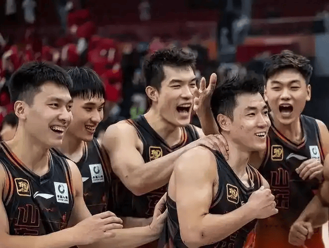 原创            突发，山东篮球名帅去世，52岁，前国手，培养丁彦雨航、陶汉林