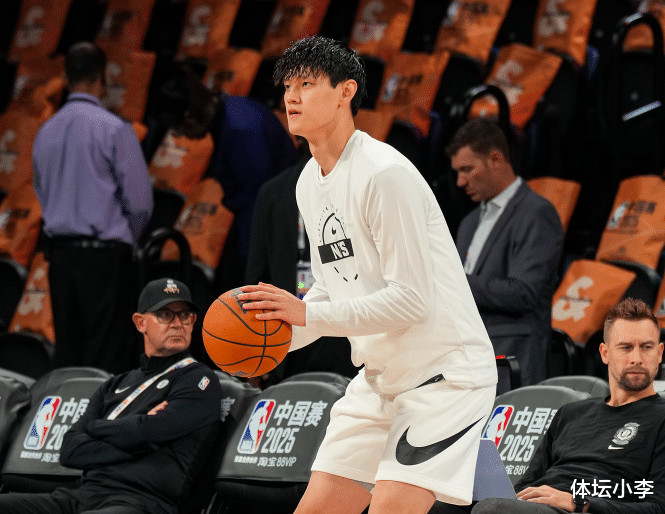 曾凡博0分钟！全场高喊被无视！篮网15分大逆转，狄龙6犯下场