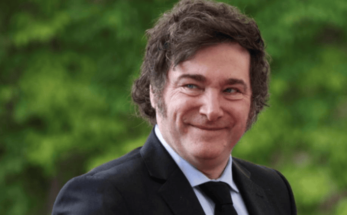 特朗普紧急发文，对中国已做好最坏打算，或禁买中国食用油？提醒忠实盟友牢牢记住一点