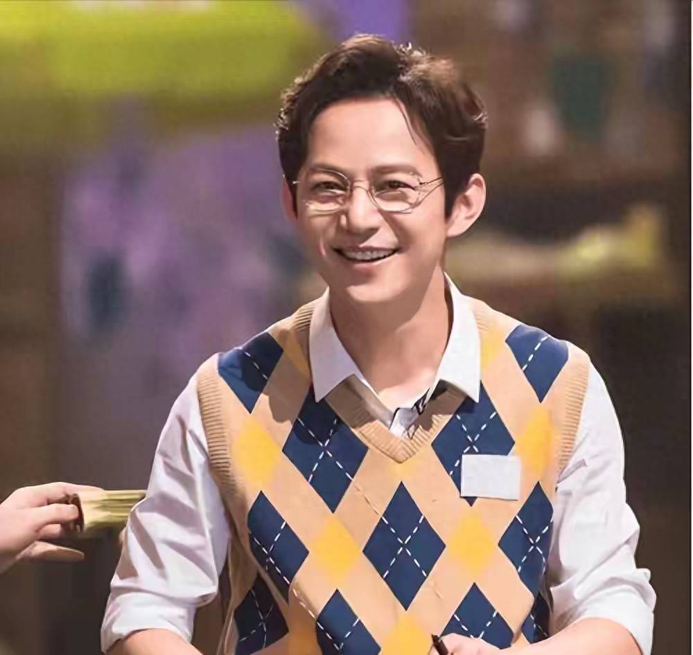 原创            何炅回应隐婚传闻直言“我没结婚”，单身真正原因令人惊讶！