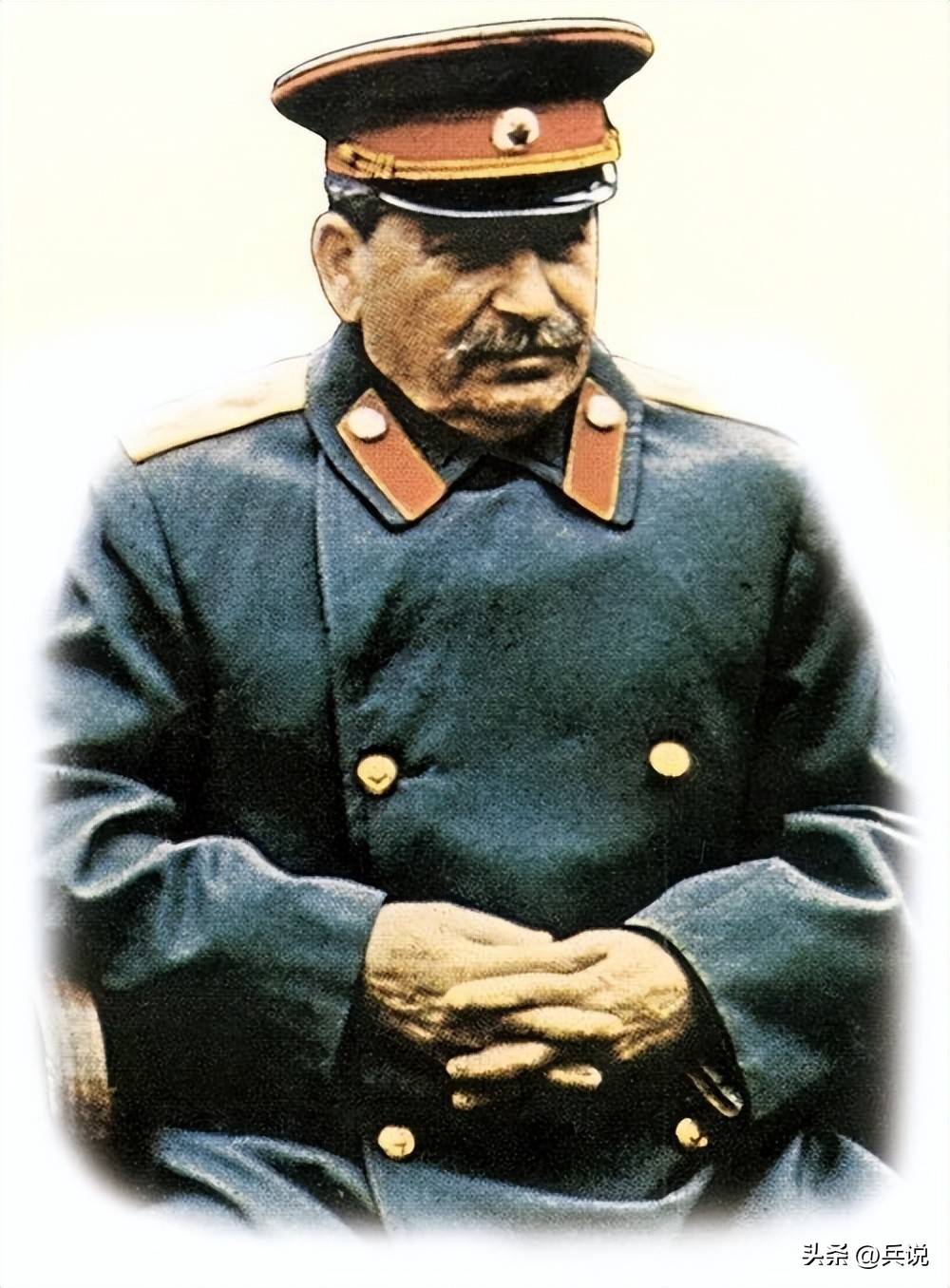 同属红色阵营，斯大林为何“把武器给蒋氏，书籍给延安”？