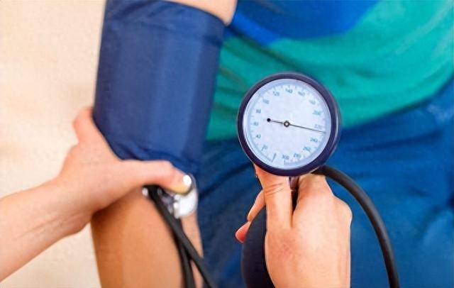 原创            高血压去世的人越来越多！建议：2不喝、3不吃、1坚持，别马虎了