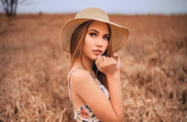 一个男人，经常在这4件事情上和你较真，他多半是对你动了深情