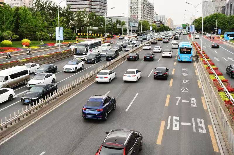 缓解拥堵 明年北京将进一步优化公交专用道启用时间
