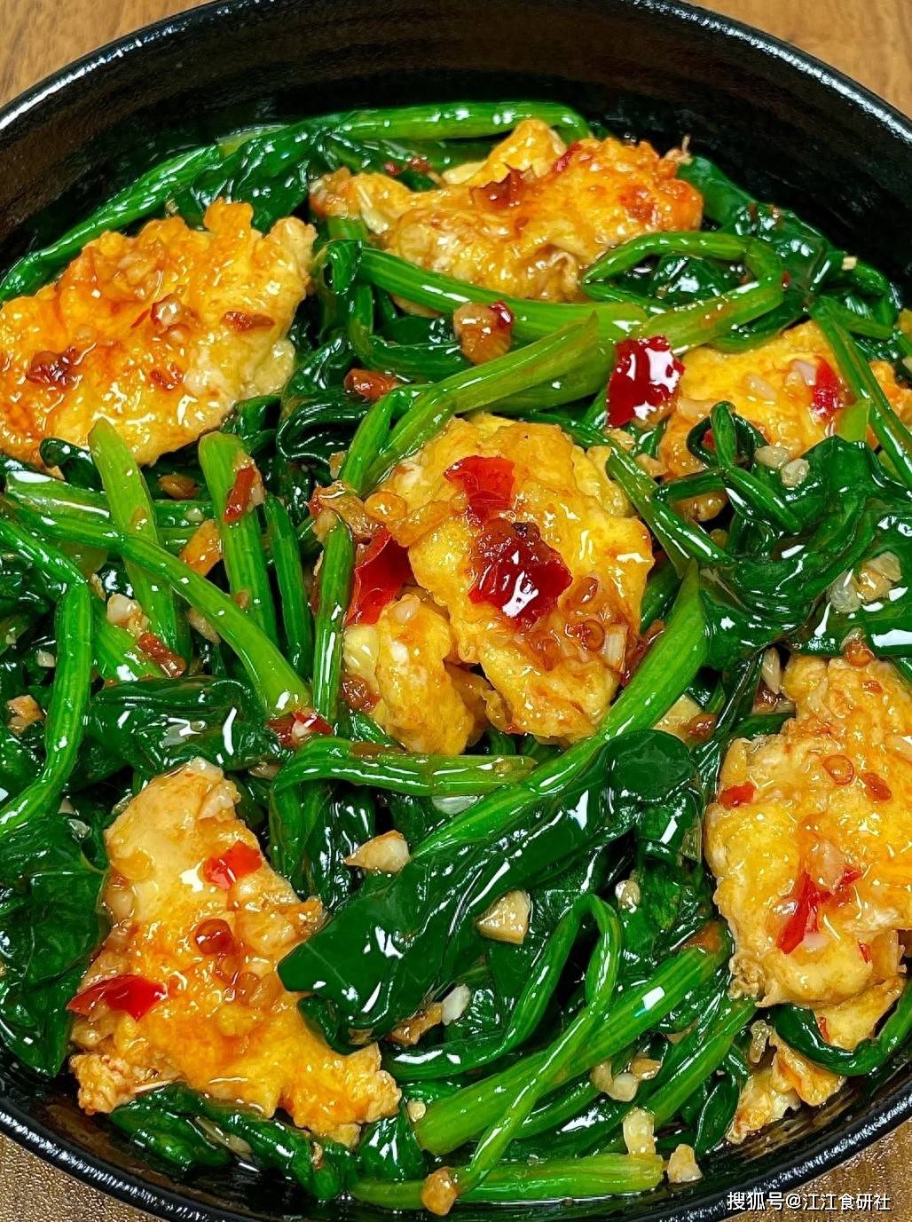 原创            霜降后,多吃这菜!一强骨骼、二护眼睛、三强免疫,鲜嫩营养高