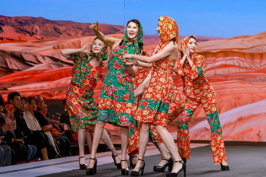 陕西省模特艺术协会二十周年庆典：长安风华逐梦，丝路霓裳璀璨