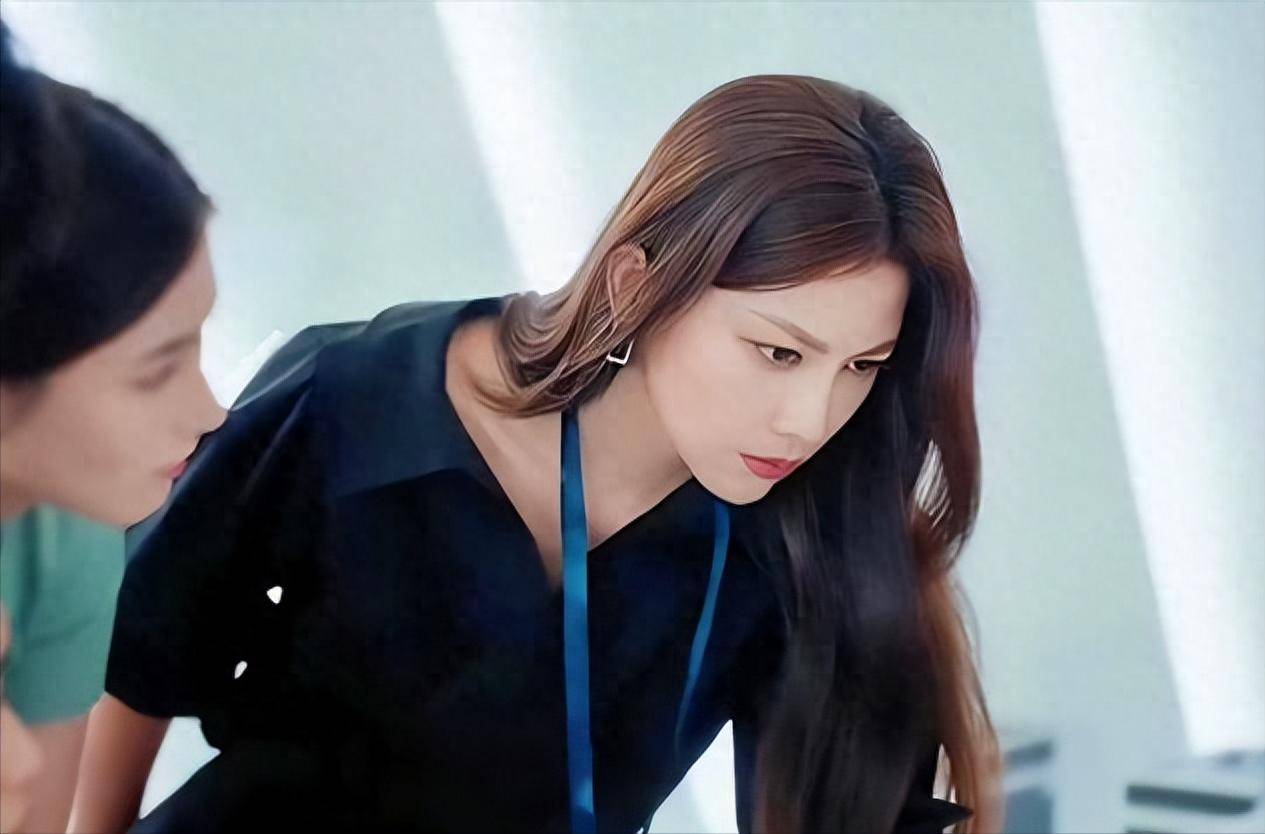 原创            演完《与凤行》，再演《许我耀眼》，剧抛脸的她差点没让人认出来