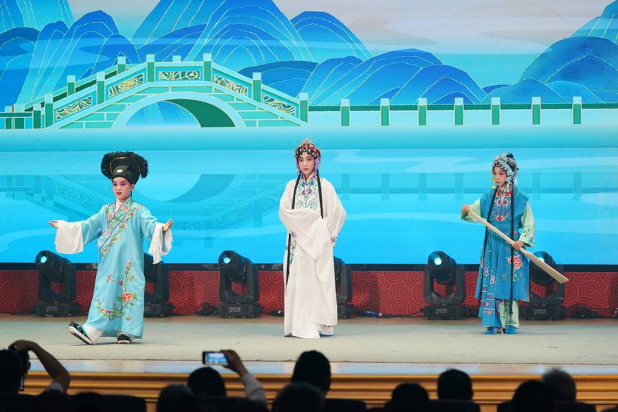 Citywalk偶遇淮剧，浦兴淮音艺术节解锁非遗新体验