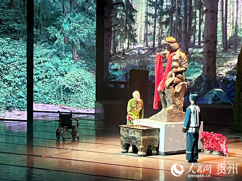 杂技艺术再现长征史诗 大型红色杂技剧《追随》在遵义首演