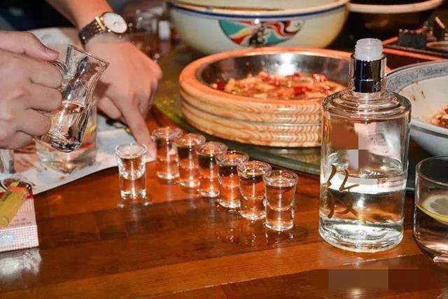 原创            男性喝酒后，若频繁出现5种异常，证明已不适合喝酒，赶紧戒了吧