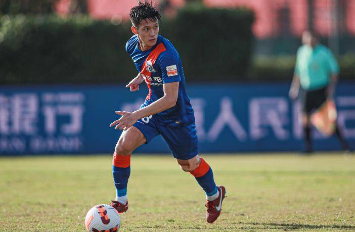 原创            喜讯！他有望成武汉三镇中超保级后首签！曾是国足和上港双料主力