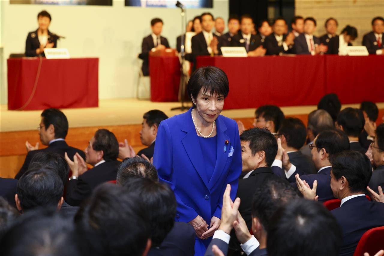 日本“准女首相”高市早苗被曝否认南京大屠杀和慰安妇，狂言当选后将继续参拜靖国神社