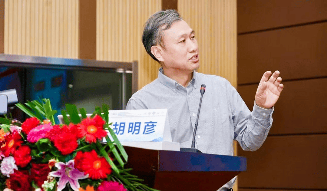 我是一名外科医生，对于胆结石治疗建议科学保胆