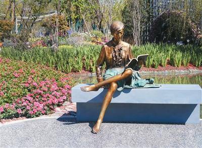 以雕塑艺术镌刻时代印记（侨界关注）