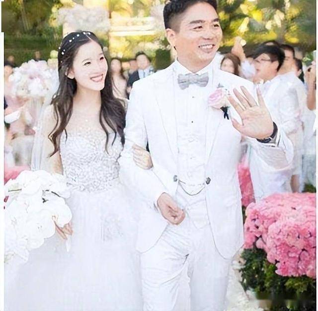 原创            刘强东没料到，携手章泽天10年，也难逃“老夫少妻”的残酷现实